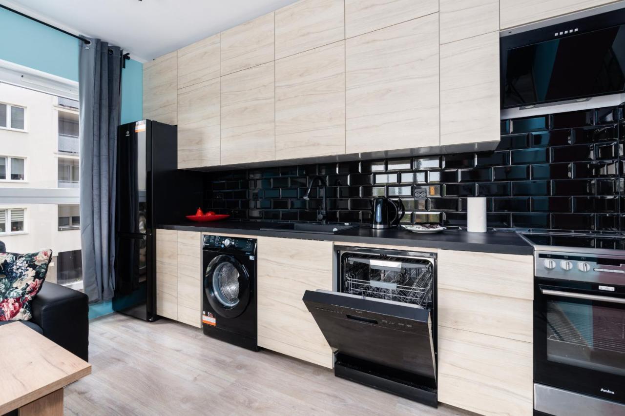 Modern Apartment With Balcony & Free Garage Poznan By Noclegi Renters Exterior photo