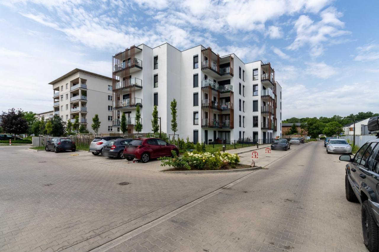 Modern Apartment With Balcony & Free Garage Poznan By Noclegi Renters Exterior photo